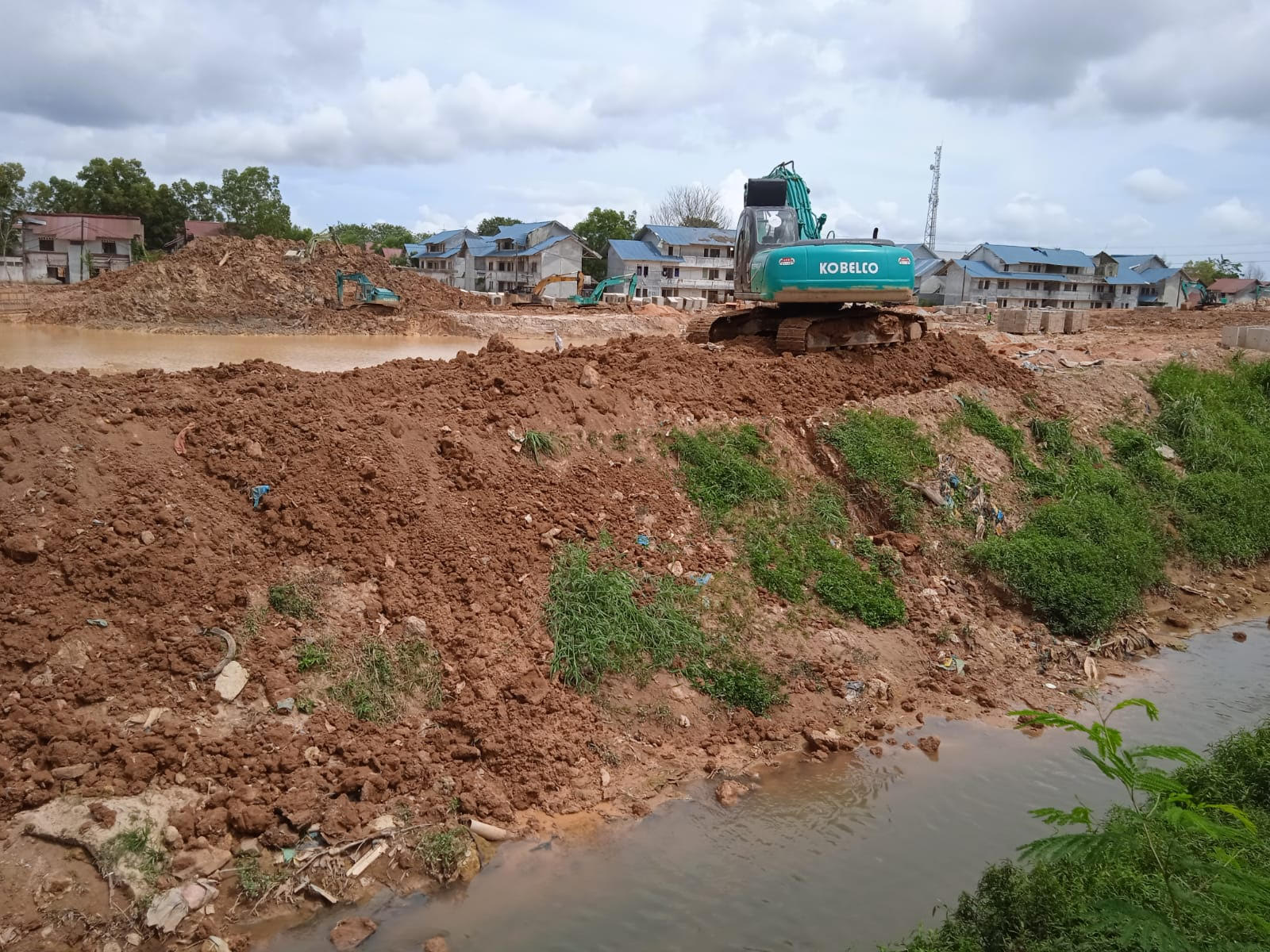 Proyek Pengendalian Banjir di Tanjung Piayu Dipertanyakan